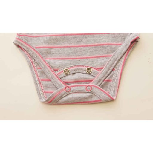 Rövid ujjú dupla patentos " Szerelem gyümölcs" feliratú baba body