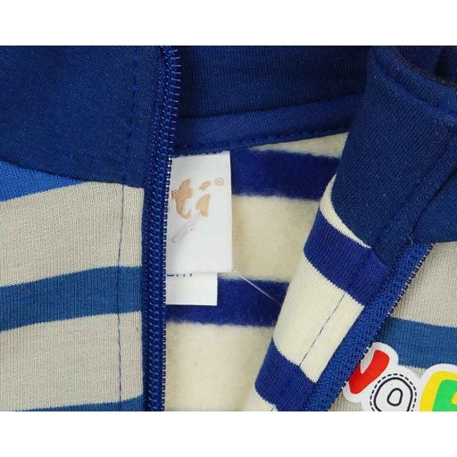 Belül bolyhos kisfiú mellény munkagépes mintával