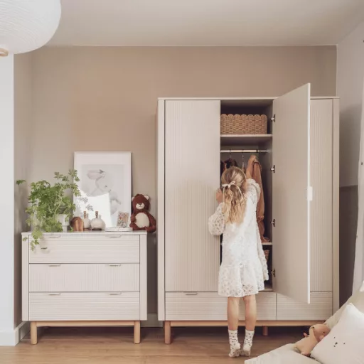 Pinio Miloo champagne 3 fiókos szekrény