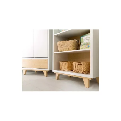 Klups Lydia könyvespolc