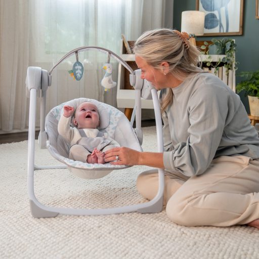 INGENUITY Endless Blooms™ 0m+, 9 kg-ig konvertibilis utazó hintaszék melódiával