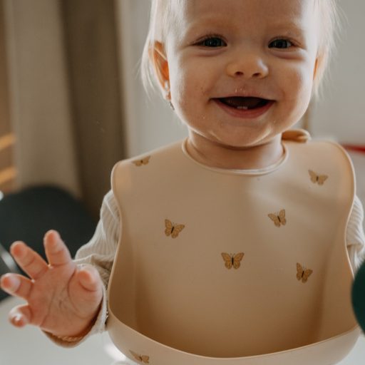 Petite&Mars Szilikon előke Take&Match Velvet Latte 6m+