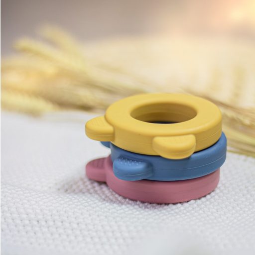 Petite&Mars Beary Szilikon rágóka csörgővel, Dusty Rose, 0 hó+