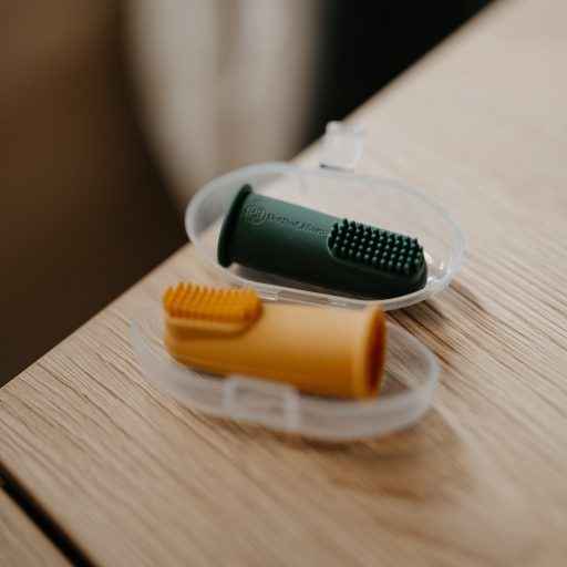 Petite&Mars Szilikon ujjra húzható 2 db fogkefe szett, Rose&Sand, 0 hó+