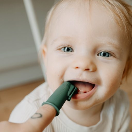 Petite&Mars Szilikon ujjra húzható 2 db fogkefe szett, Rose&Sand, 0 hó+