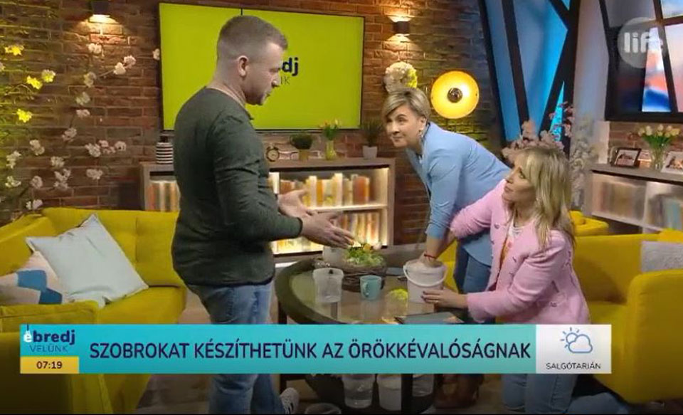 Ábel Anita és Holdampf Lindának készítettünk kézszobrot élőben a LifeTV-ben!